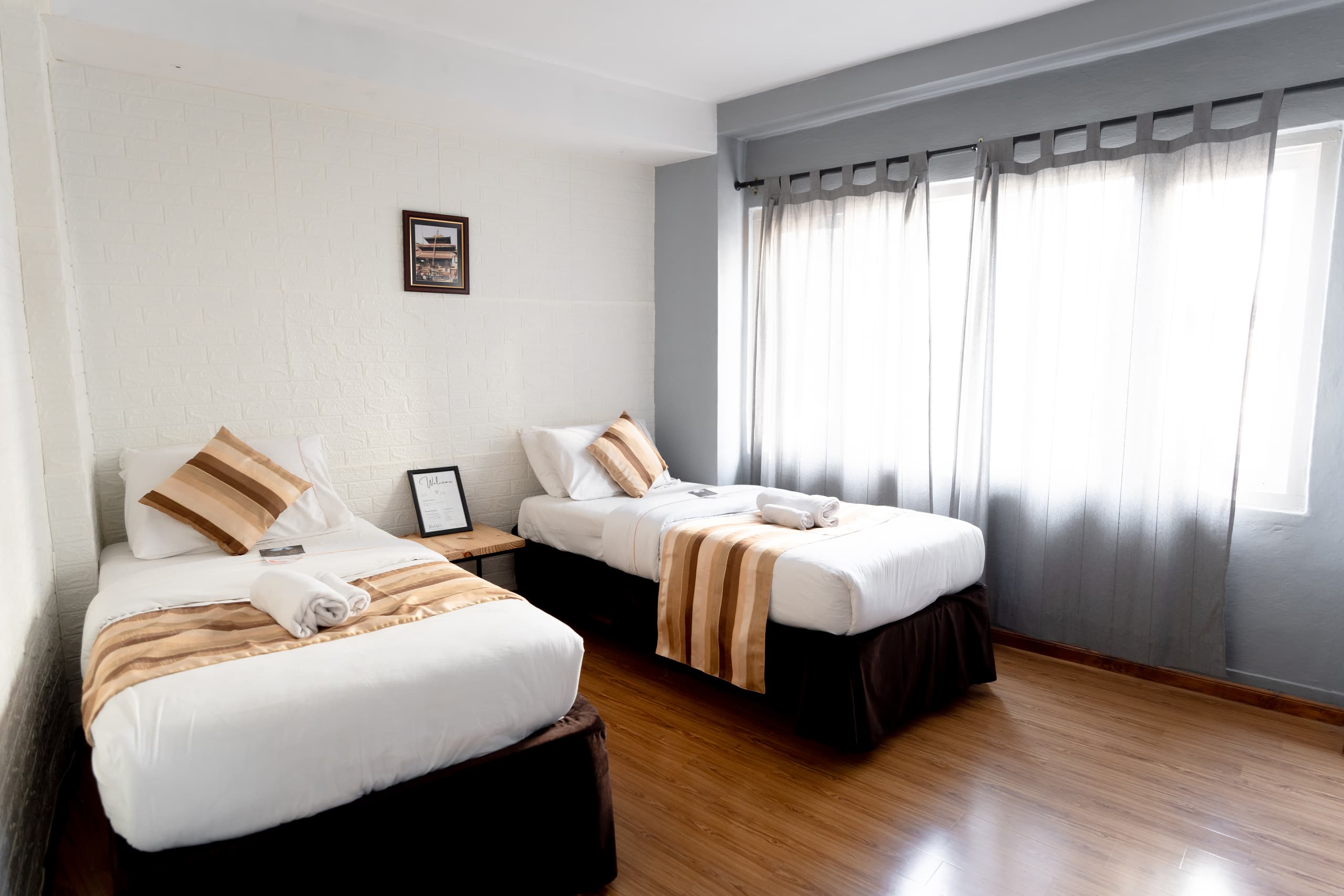 Deluxe Twin Room image 1